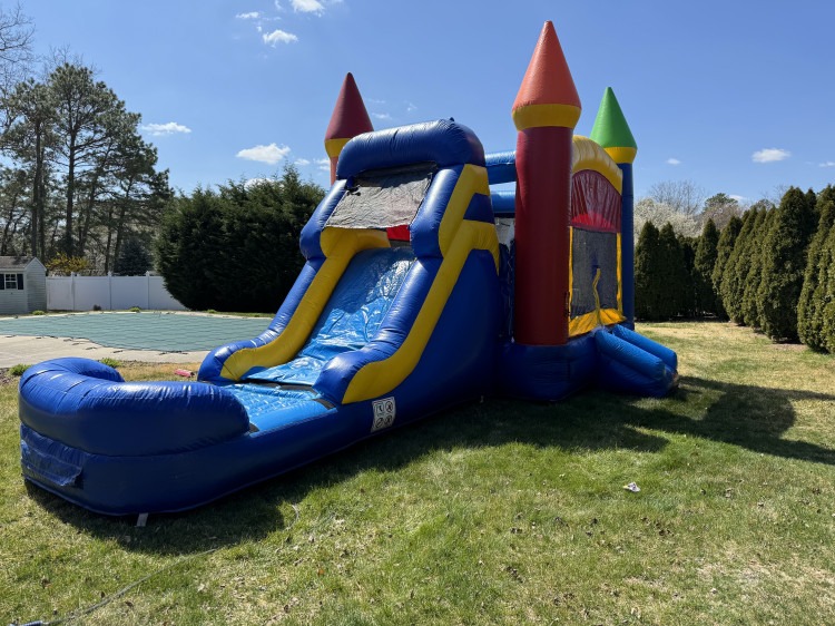 Castle Combo Bounce House (Wet)